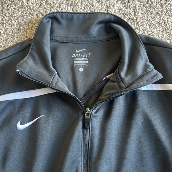 Nike Zip Up - Picture 2 of 4